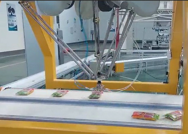 Picking / Packing Industrial Delta Robot Arm With PLC Programmed Control
